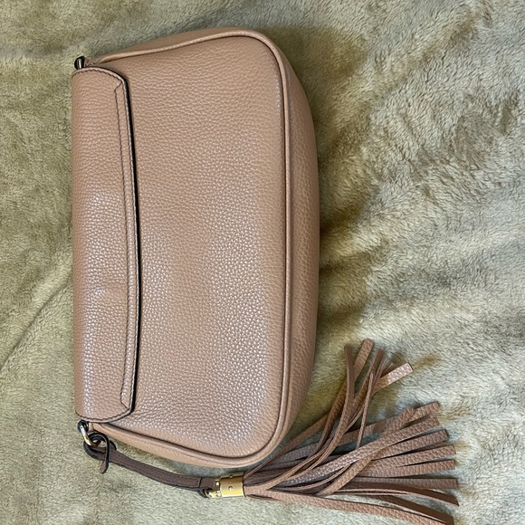 Pebbled Calfskin Medium Gucci Soho Flap Crossbody Camelia - Picture 2 of 13